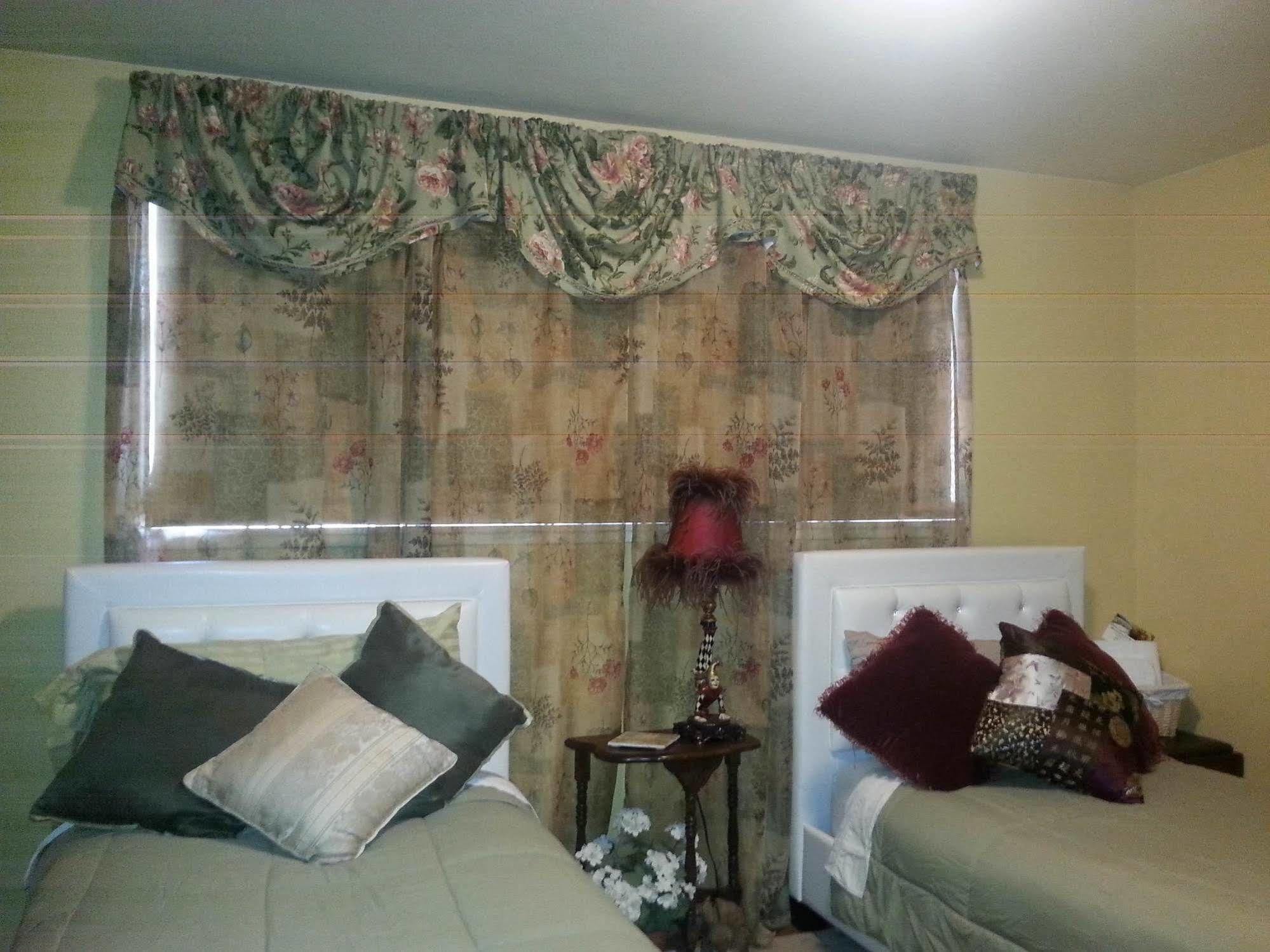 Secret Garden Bed And Breakfast Τακόμα Εξωτερικό φωτογραφία